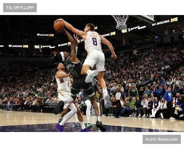 森林狼半场外线火热三分如雨 爱德华兹兰德尔联手闪耀全场 森林狼半场外线火热三分如雨 爱德华兹兰德尔联手闪耀全场